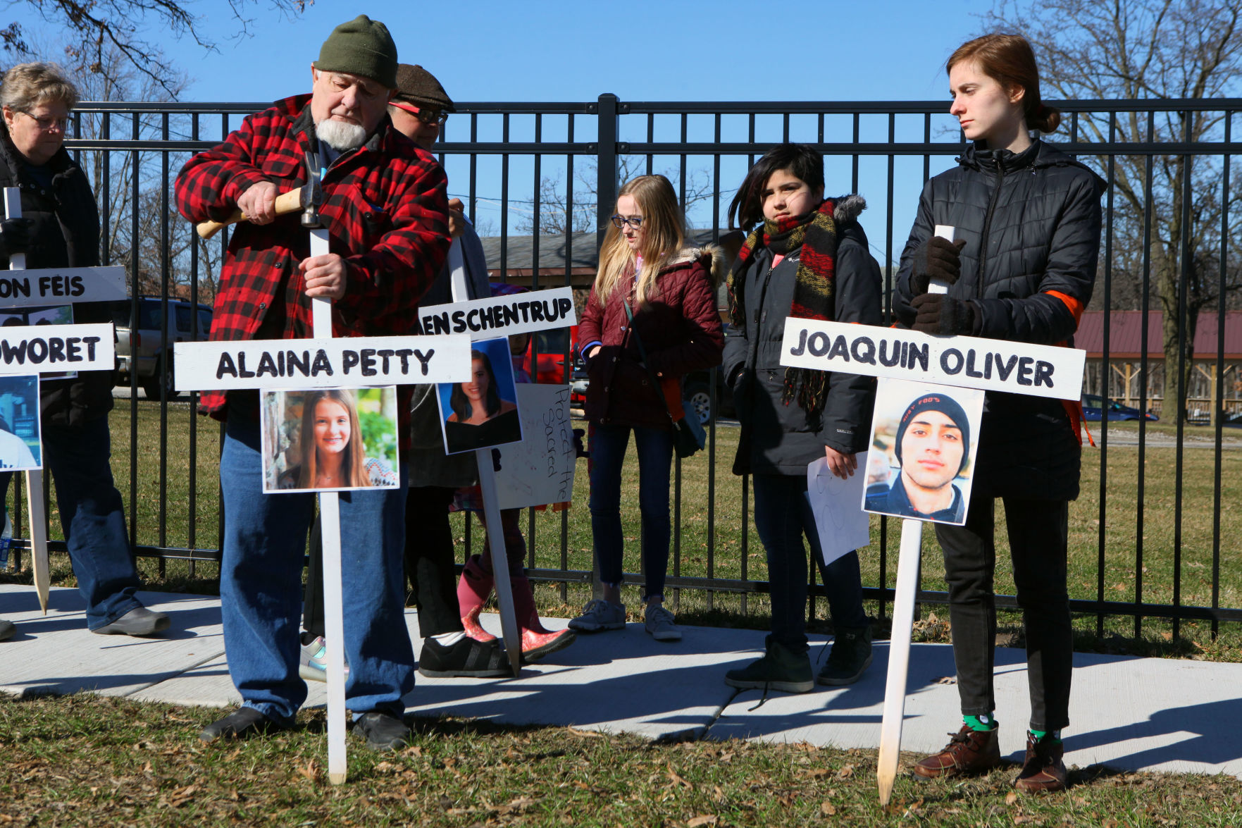 Organizers protest outside gun show in Crown Point